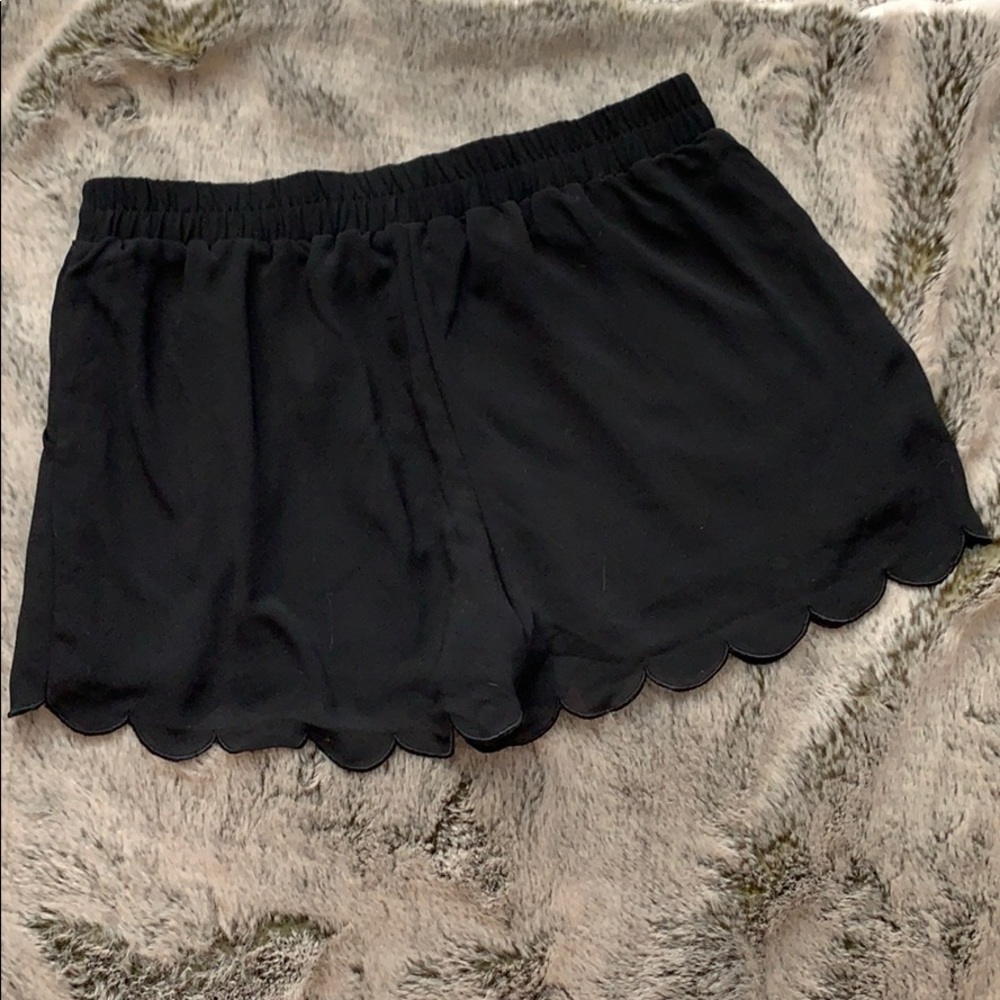 COPY - Black scalloped shorts